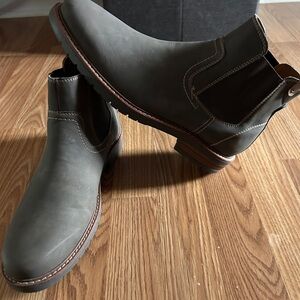 Mens Dockers ransom boots size 11 dark brown